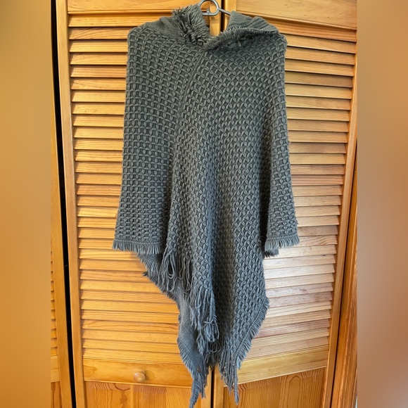 Pinklicious Poncho - Picture 4 of 4